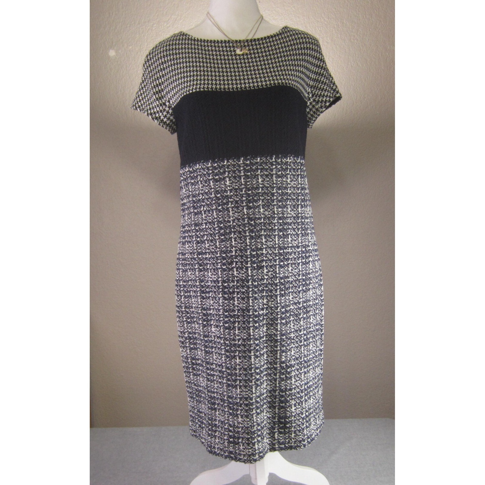 St. John Dress Size 4 Black White Career Tweed Sheath Short Sleeve Wool Knit Usa